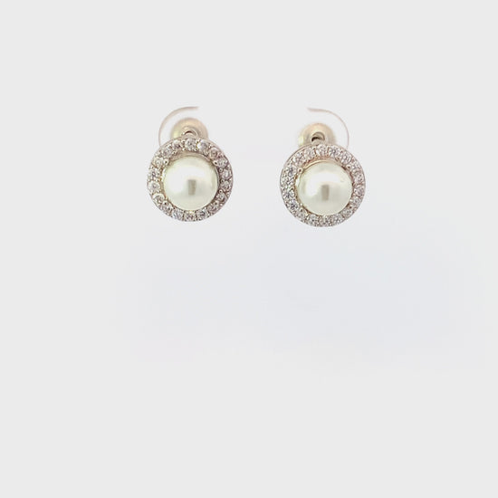 360 video of Pearl halo earrings in silverPearl halo stud earrings silver